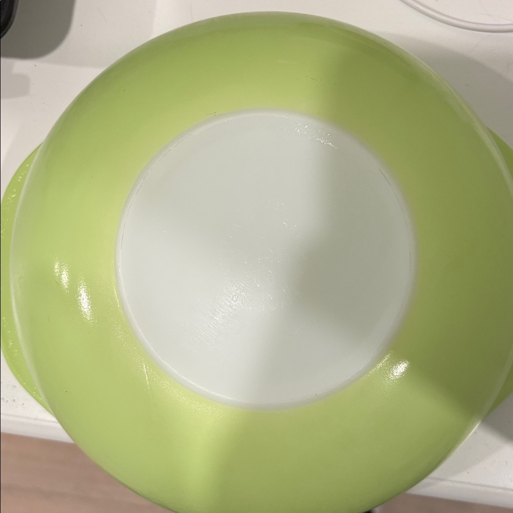 Pyrex Lime Green Baking Dish - Picture 3 of 4